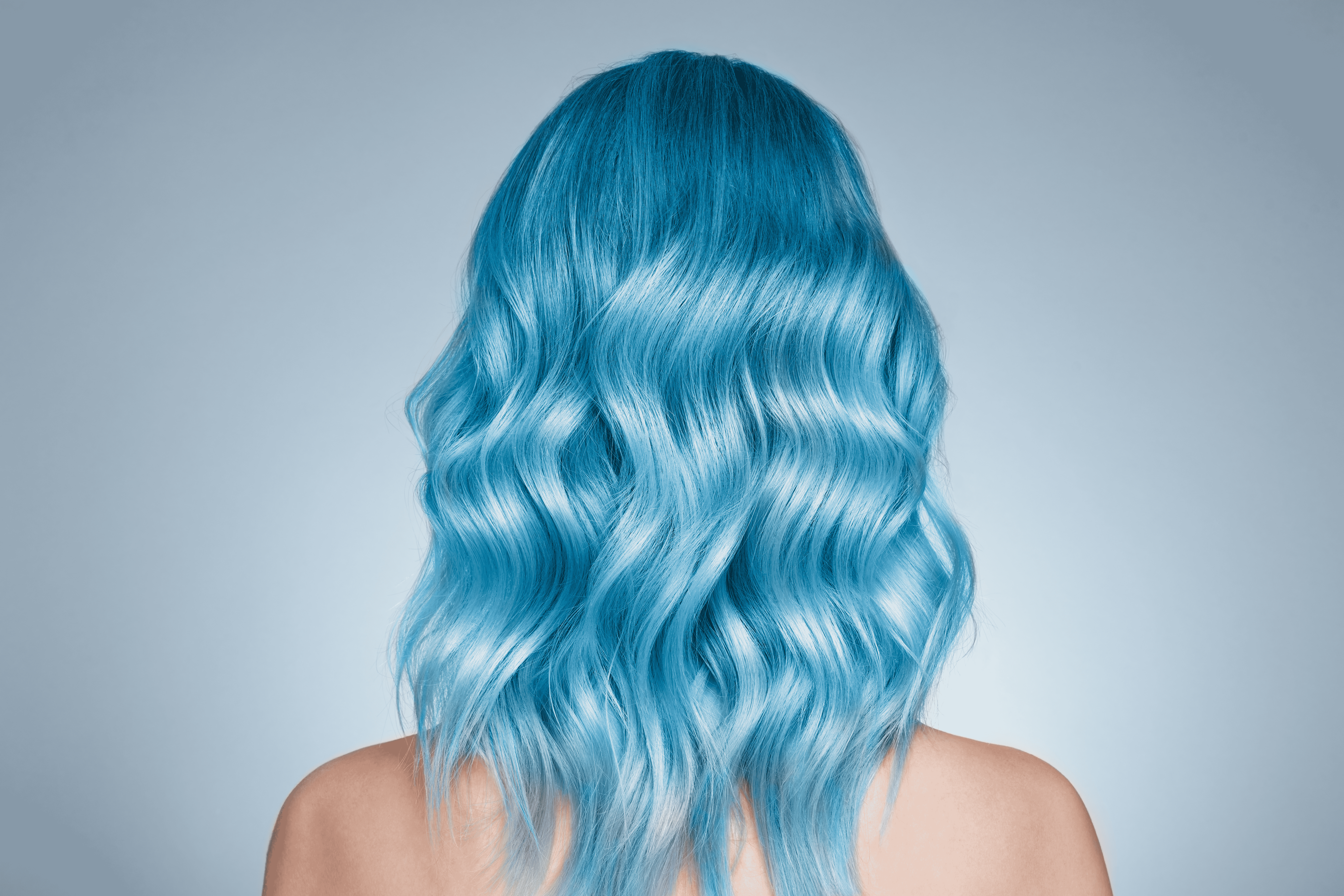 Apakah Mewarnai Rambut Bisa Bikin Rambut Jadi Lebih Tipis?