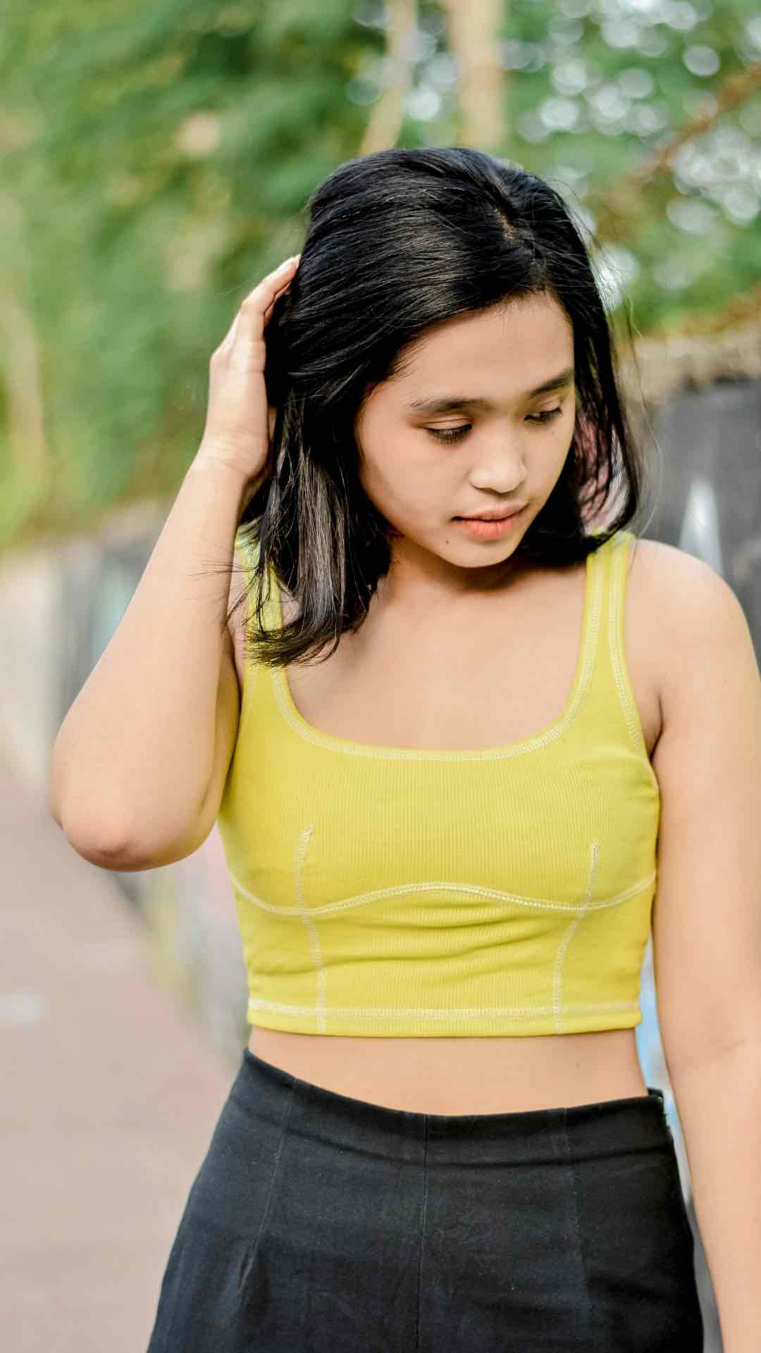 Sering Menggaruk Kepala Bikin Rambut Menipis? Ini Faktanya