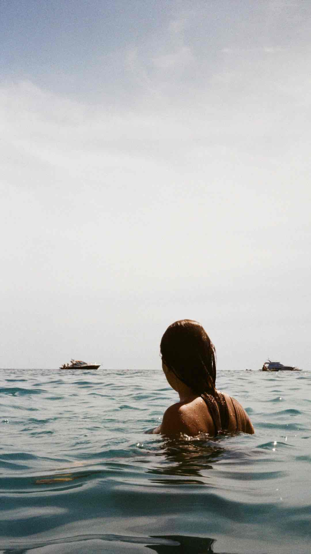 Air Laut Bikin Rambut Menipis? Ini Faktanya